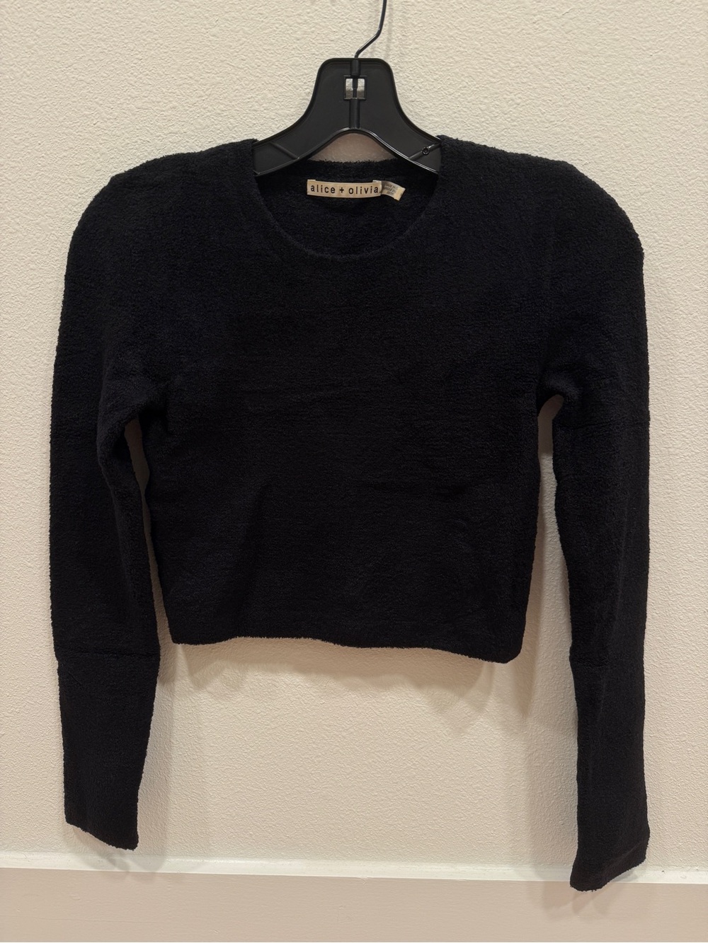 Alice + Olivia Black Textured Crewneck Cropped Sweater